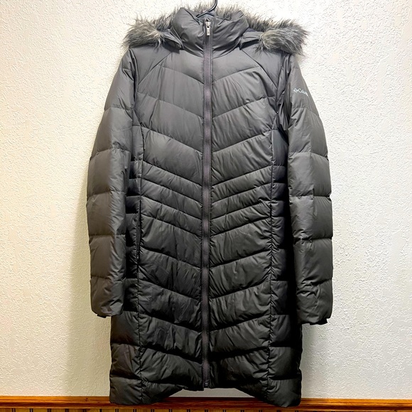 Columbia Jackets & Blazers - Women’s Gray Columbia Down Parka Size Small. In great shape, barely worn.